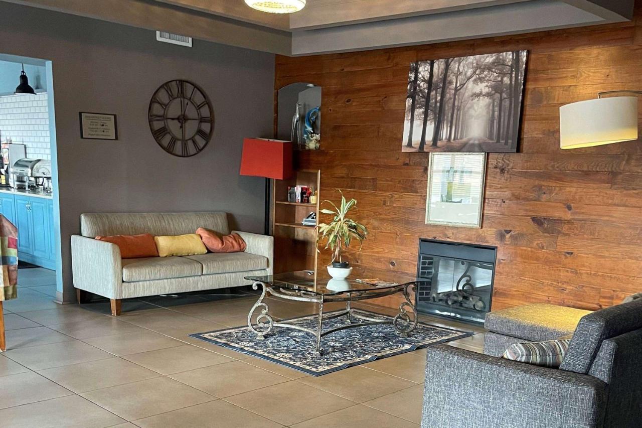 Baymont By Wyndham Sumter Hotell Eksteriør bilde