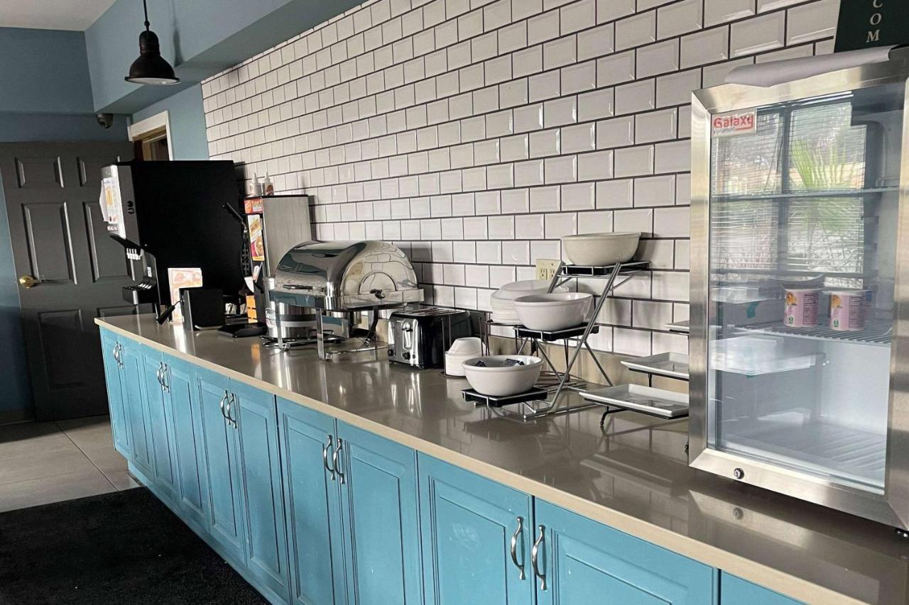 Baymont By Wyndham Sumter Hotell Eksteriør bilde